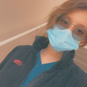 Meet your Posher, Leah